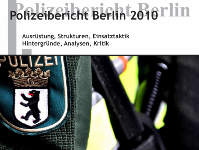 Cover des Polizeiberichts 2010. Oben Überschrift, darunter ein Bild von Wappen mit altem Logo und Tonfa.